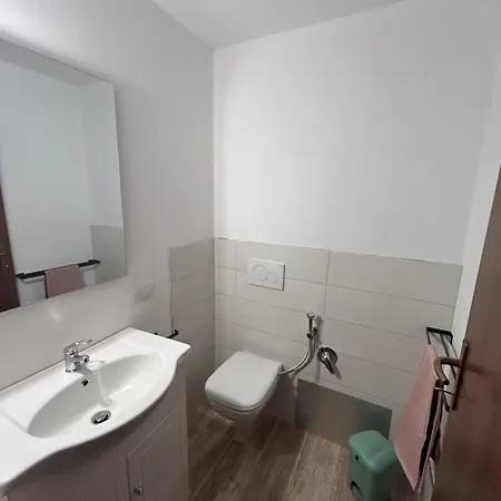 Casa Sally - E Montagna Feriehus *