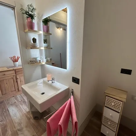 Casa Sally - E Montagna Ferienhaus Cresciasca